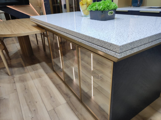 J 510 Terazzo Bianco