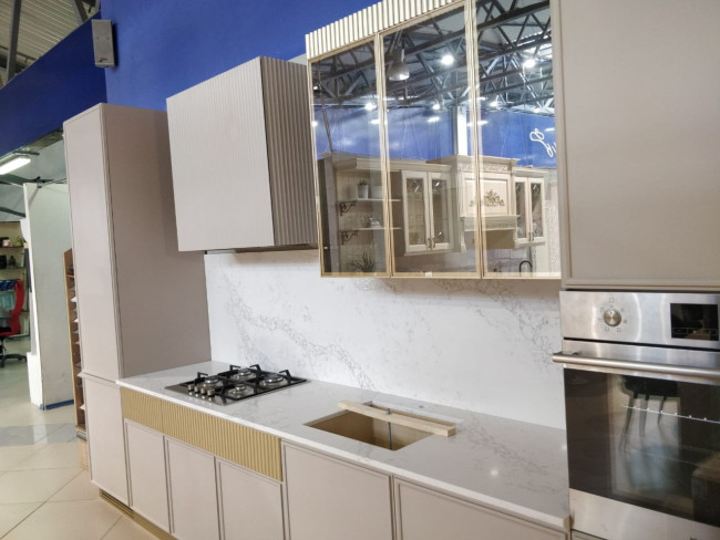 7100 Статуарио Лилль