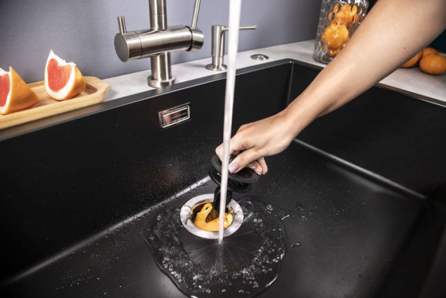 Измельчитель пищевых отходов Omoikiri Nagare 500 Измельчитель пищевых отходов Omoikiri Nagare 500