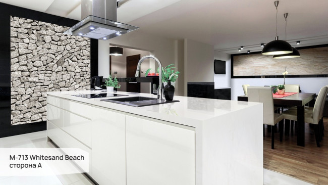 M 713 A Whitesand Beach